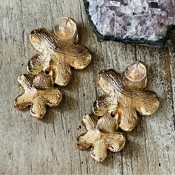 Anthro Blossom Earrings in Brushed Gold - Picture 5 of 5